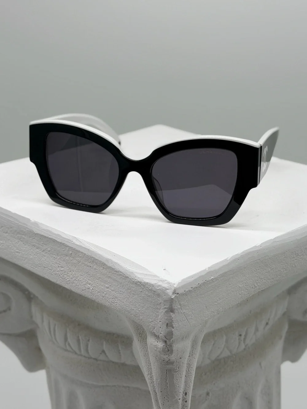 Black & White Cat-Eye Women's Sunglasses - Picture 1 of 3